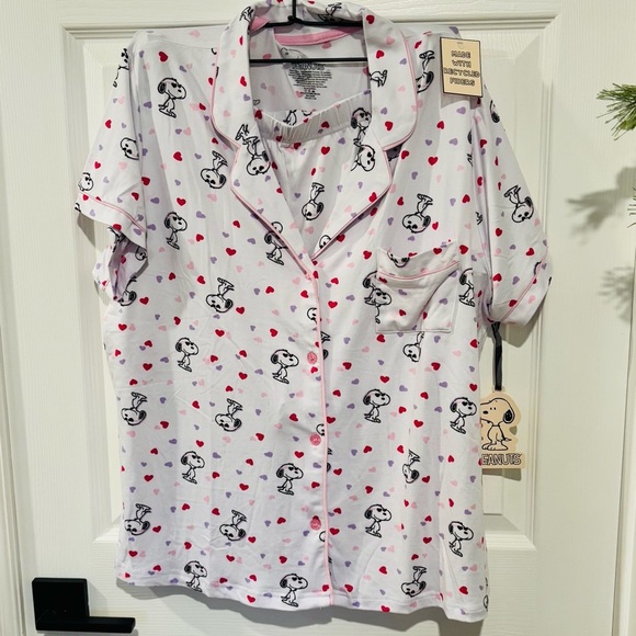 Peanuts Snoopy Hearts Women’s Pajama Set Size Large Love Gift NEW With Tags - Picture 5 of 11